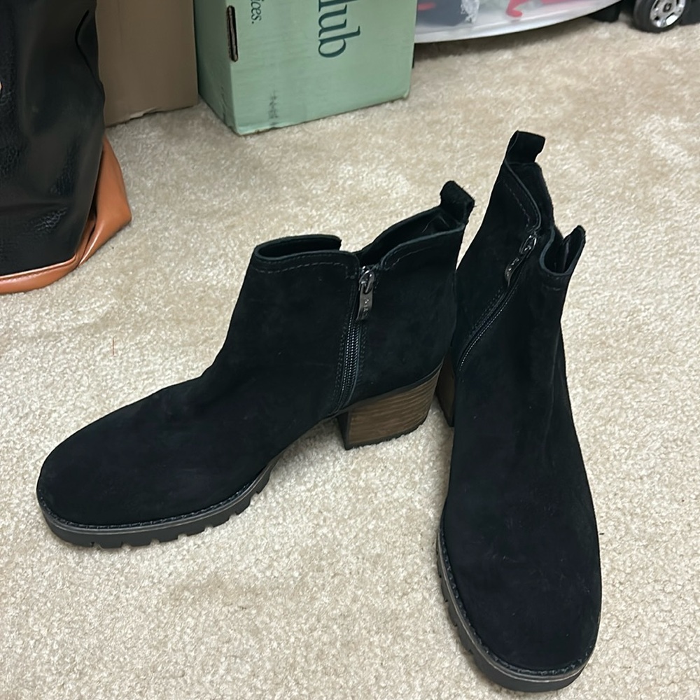 Eva & Zoe Black Suede Ankle Boots